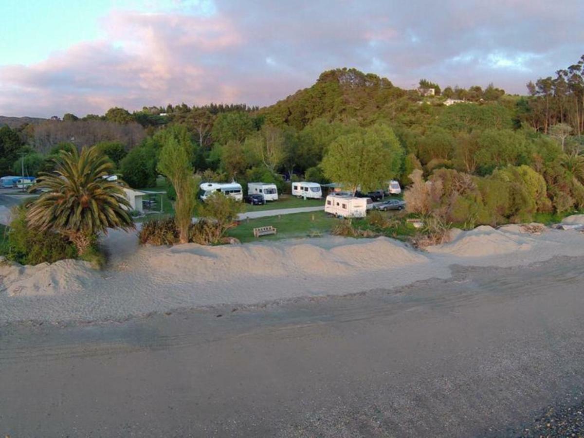 Golden Bay Holiday Park Onekaka Eksteriør billede